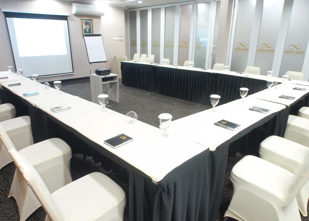 Maven Fatmawati Hotel Jakarta Exterior foto