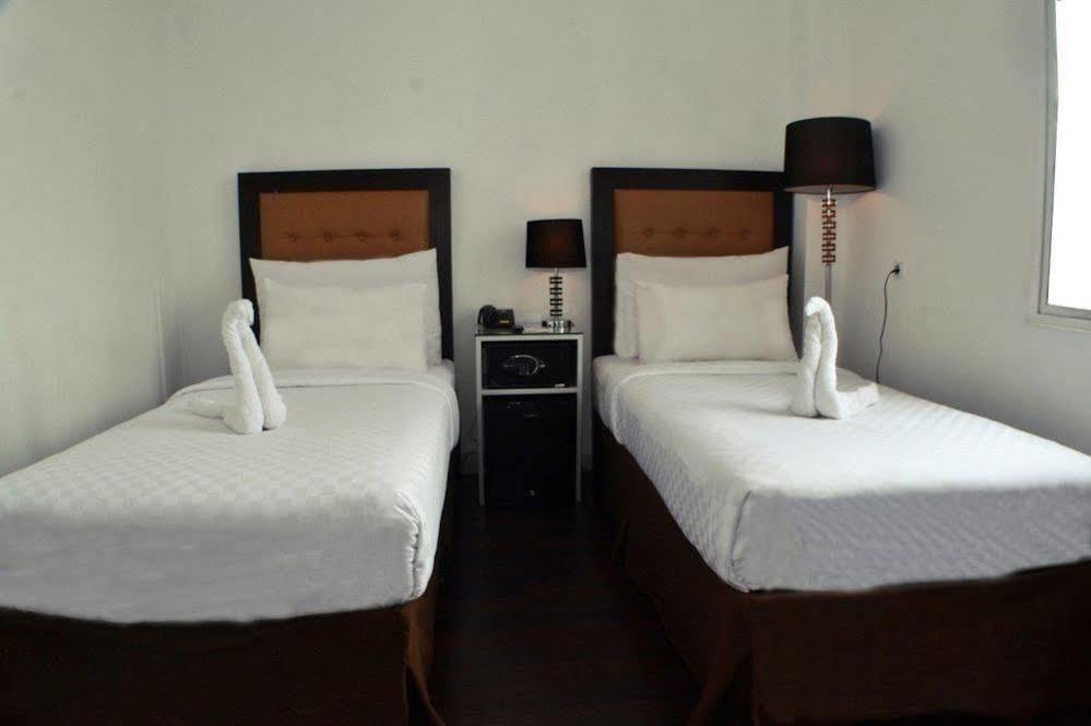 Maven Fatmawati Hotel Jakarta Exterior foto