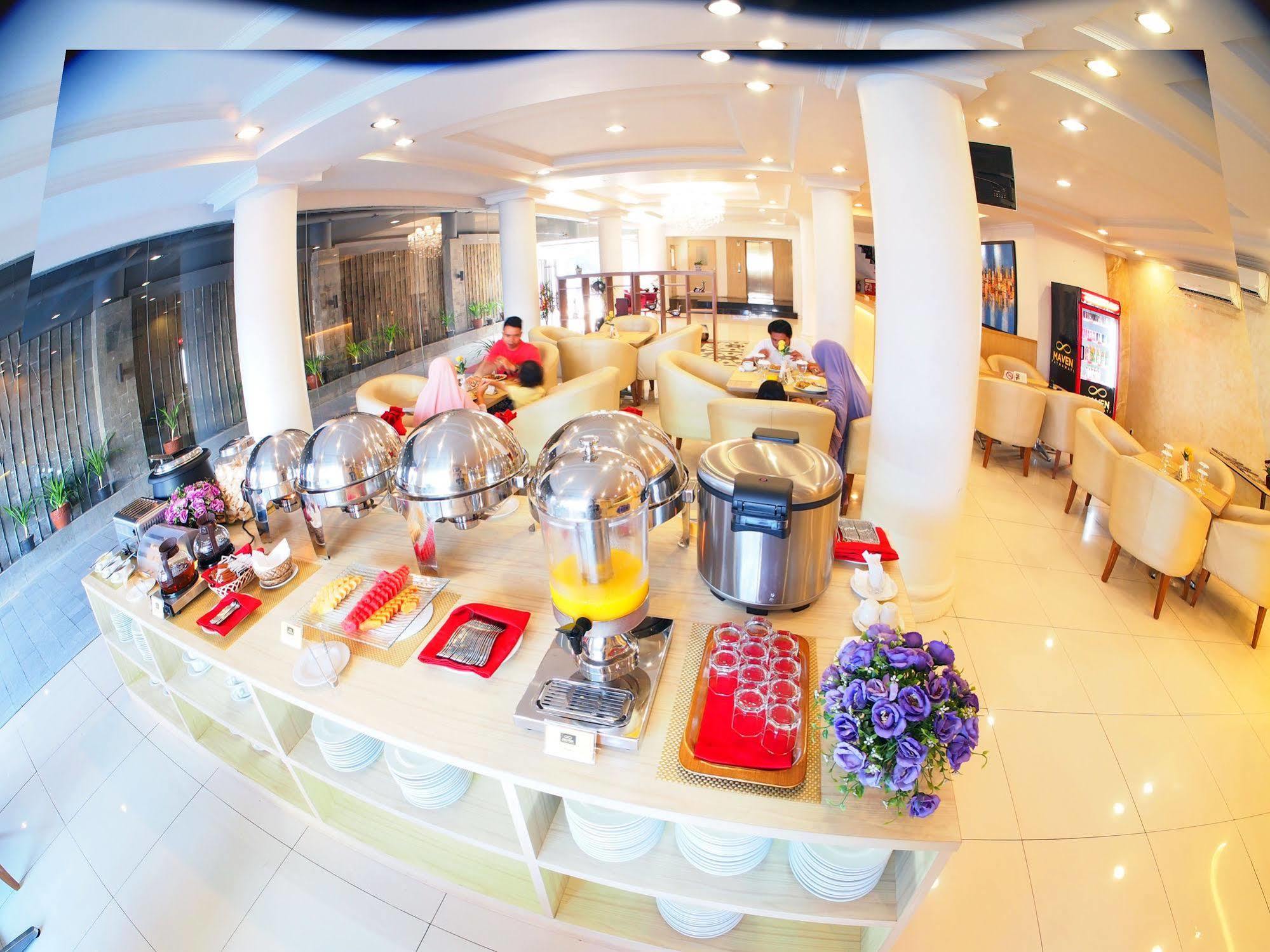 Maven Fatmawati Hotel Jakarta Exterior foto