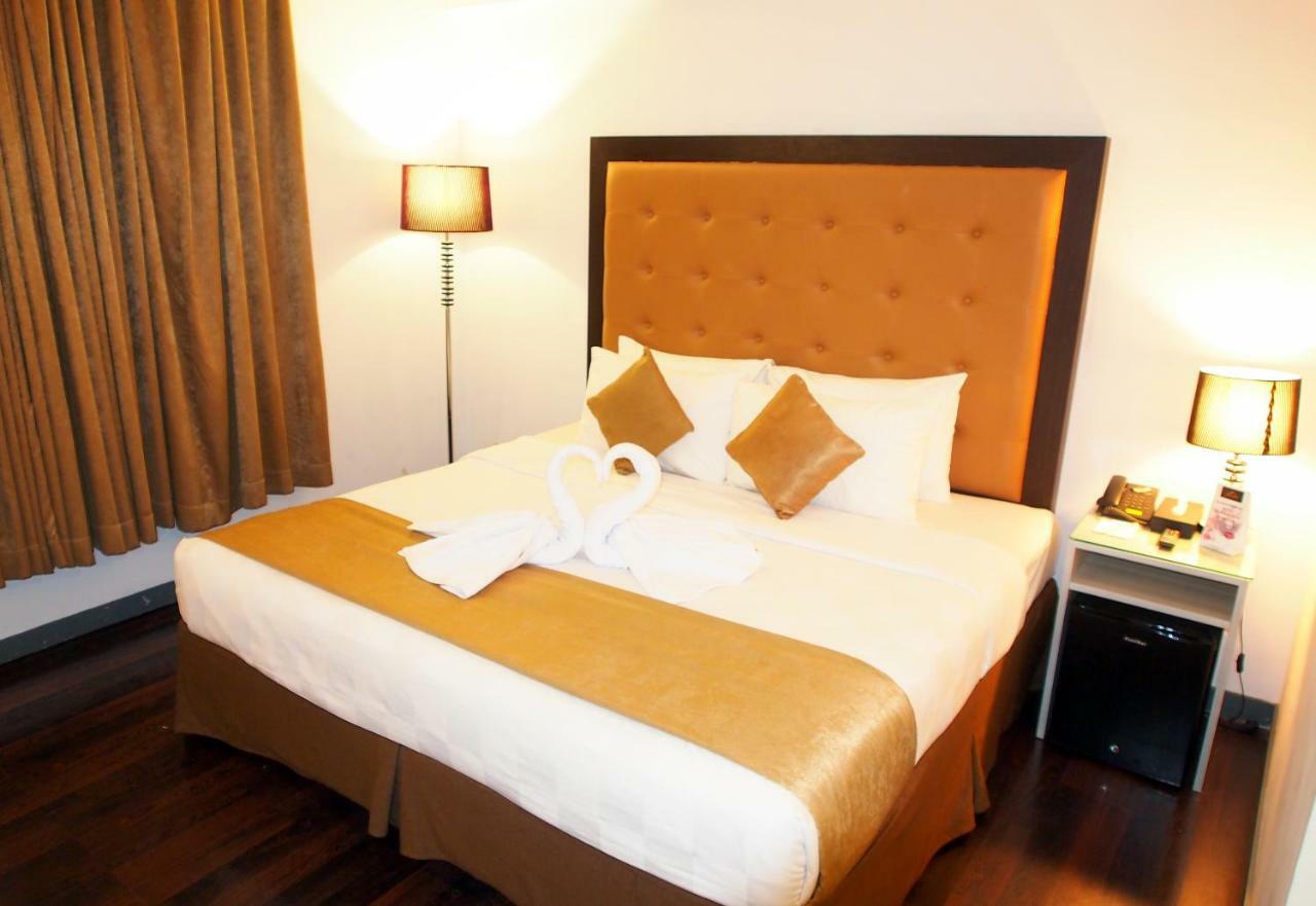 Maven Fatmawati Hotel Jakarta Exterior foto
